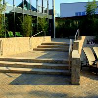 Treppenanlage aus Kunststeinen im H2o